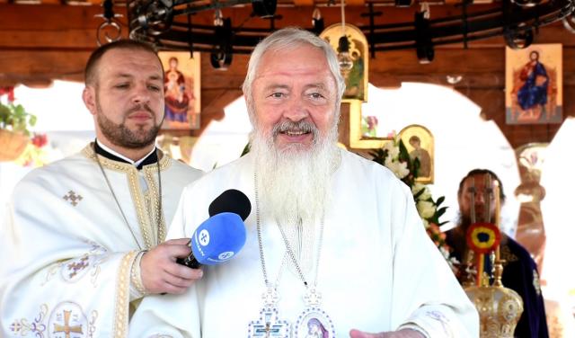 (Video) Înaltpreasfințitul Părinte Mitropolit Andrei: „Crucea este expresia iubirii absolute”
