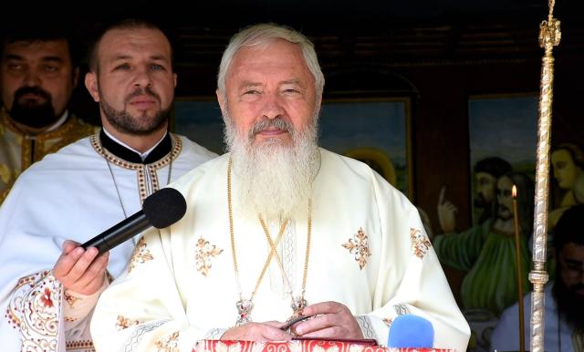(Video) „Jertfa Sfintei Cruci ne răscumpără din păcat și din moarte” – IPS Andrei