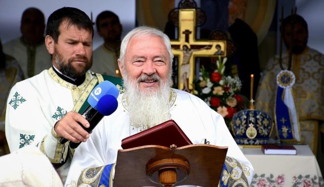 (Video) „Maria, cea plină de virtuți, se roagă și muncește” – IPS Andrei