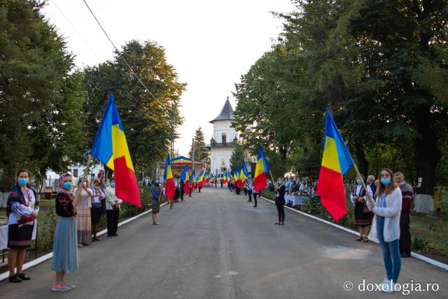 Ansamblu parohial impresionant, sfințit de IPS Părinte Mitropolit Teofan la Bucecea