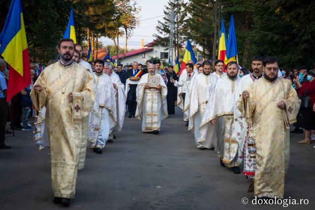 Ansamblu parohial impresionant, sfințit de IPS Părinte Mitropolit Teofan la Bucecea