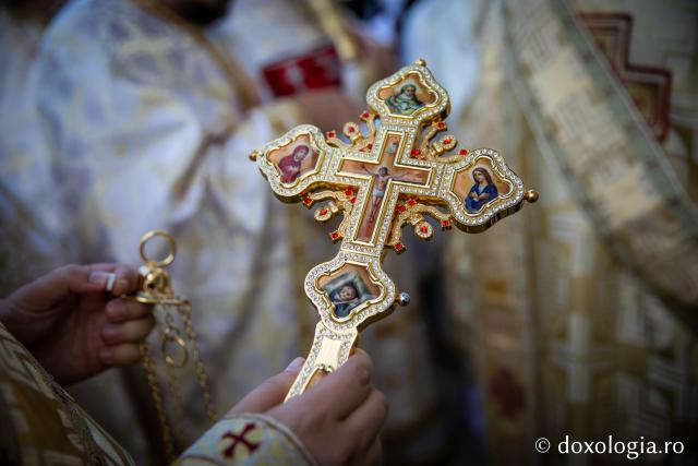 Ansamblu parohial impresionant, sfințit de IPS Părinte Mitropolit Teofan la Bucecea