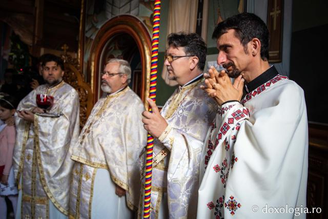 Ansamblu parohial impresionant, sfințit de IPS Părinte Mitropolit Teofan la Bucecea