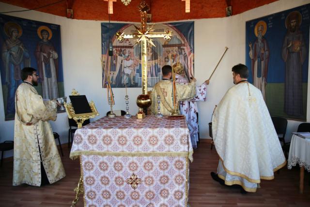 Slujbe arhierești la Parohiile Miron Costin și Albești: „Familia, în viața unui om, este ancora cea neclintită și tare”