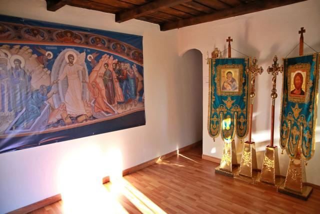 Slujbe arhierești la Parohiile Miron Costin și Albești: „Familia, în viața unui om, este ancora cea neclintită și tare”
