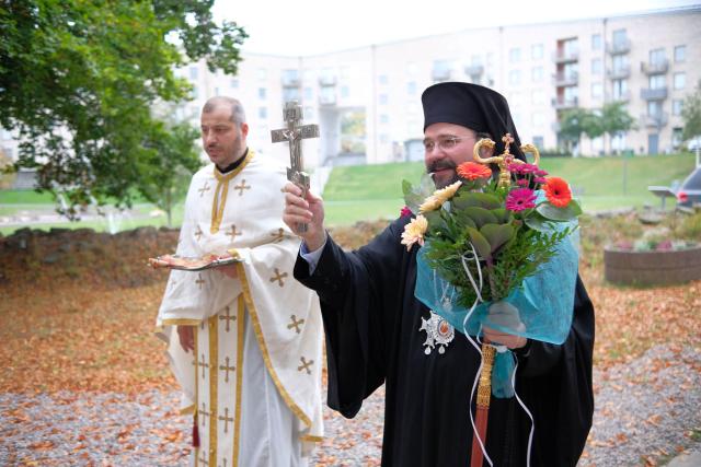 (Foto) PS Părinte Episcop Macarie, în slujire euharistică în Jönköping (Suedia)