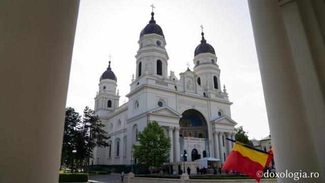 Inedit: La Ansamblul Mitropolitan din Iași va fi săvârșită Sfânta Liturghie la cinci Sfinte Altare în Duminici și sărbători
