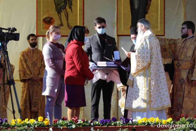 Gând de recunoștință și distincții post-mortem pentru cei din „linia întâi”