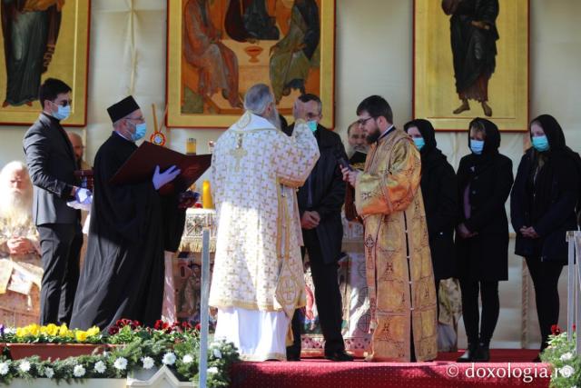 Gând de recunoștință și distincții post-mortem pentru cei din „linia întâi”