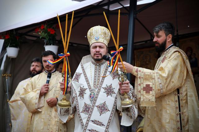 „Veșmântul liturgic” al bisericii din Recea, sfințit de PS Părinte Veniamin