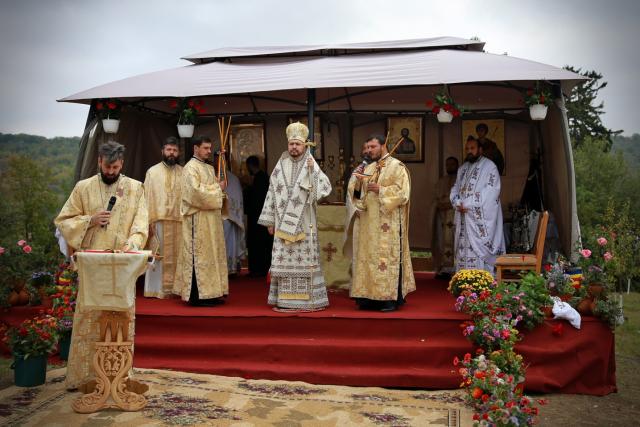 „Veșmântul liturgic” al bisericii din Recea, sfințit de PS Părinte Veniamin