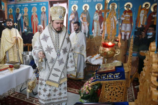 „Veșmântul liturgic” al bisericii din Recea, sfințit de PS Părinte Veniamin