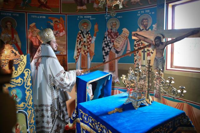 „Veșmântul liturgic” al bisericii din Recea, sfințit de PS Părinte Veniamin