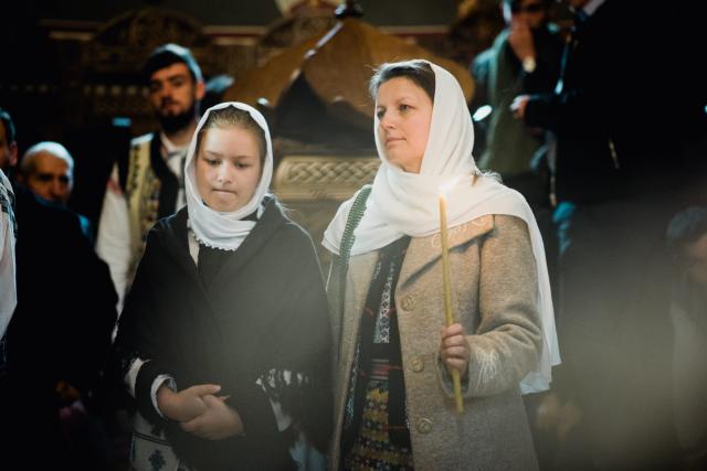 Biserica din Galu, ridicată de doi preoți, a fost târnosită de Părintele Arhiepiscop Calinic