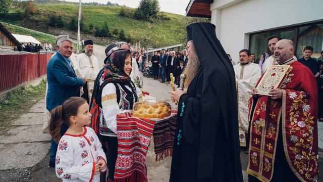 PS Părinte Andrei, Episcopul Covasnei și Harghitei, în Protopopiatul Piatra Neamț: a sfințit o casă socială și un centru social
