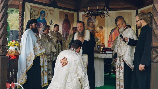 PS Părinte Andrei, Episcopul Covasnei și Harghitei, în Protopopiatul Piatra Neamț: a sfințit o casă socială și un centru social