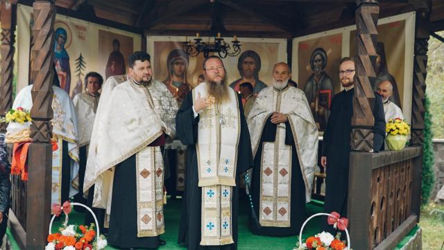 PS Părinte Andrei, Episcopul Covasnei și Harghitei, în Protopopiatul Piatra Neamț: a sfințit o casă socială și un centru social