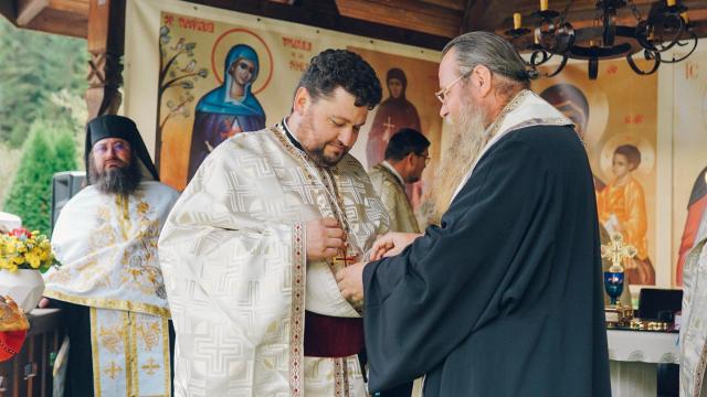 PS Părinte Andrei, Episcopul Covasnei și Harghitei, în Protopopiatul Piatra Neamț: a sfințit o casă socială și un centru social