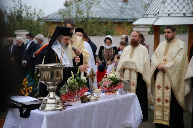 Vizite pastorale ale Mitropolitului Moldovei și Bucovinei: „Aceasta este chemarea Bisericii, anume să nu fim doborâți”