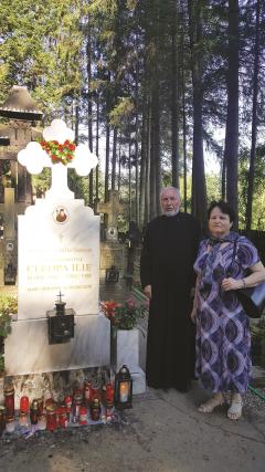 Recenzie: „Culegând roadele slujirii sale. Volum omagial dedicat Părintelui Vilie Doroșincă”