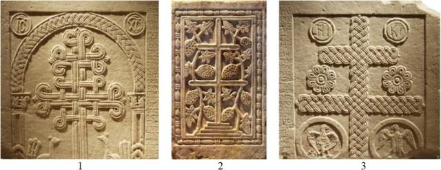 Crucea cu două și cu trei rânduri de brațe – Crucea-relicvariu și crucea de procesiune