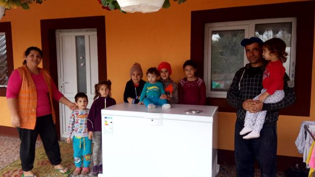 Campania pentru familia Pătrașcu s-a finalizat prin dăruirea unei lăzi frigorifice
