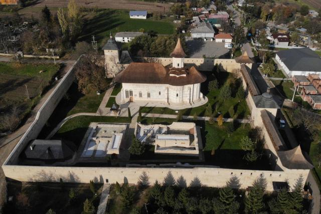 Conferință dedicată finalizării proiectului de restaurare al Mănăstirii Probota