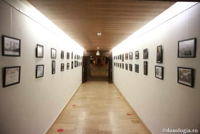 O nouă expoziție la Muzeul Mitropolitan din Iași: „55 de ani de la trecerea la cele veşnice a preotului profesor Gheorghe Cotenescu”
