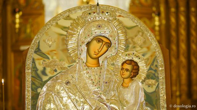 24 de icoase ale Stăpânei noastre Născătoarei de Dumnezeu Grabnic-Ascultătoarei