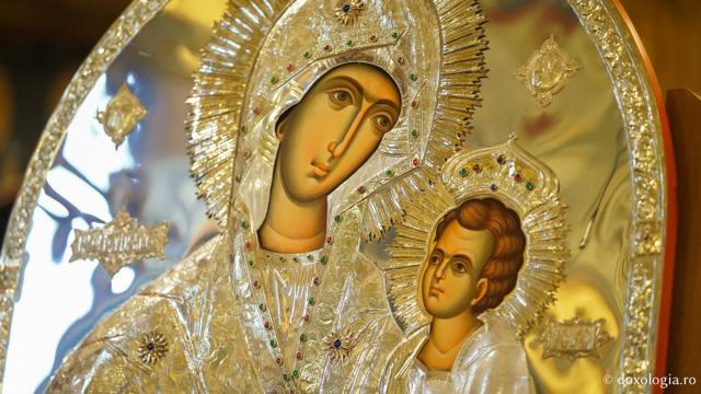 (Video) Icoana Maicii Domnului Grabnic-Ascultătoarea a ajuns la Mănăstirea Pângărați