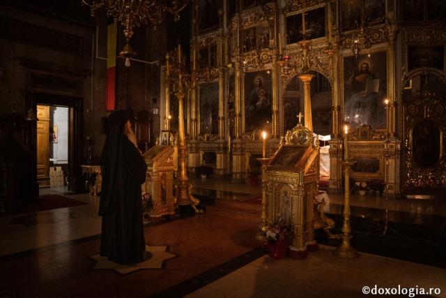 A început Postul Nașterii Domnului. Părintele Mitropolit a slujit la Catedrala Mitropolitană