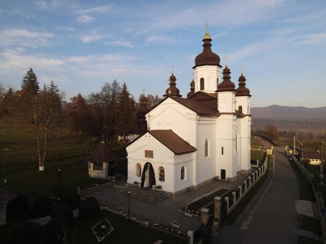 (Video) Schitul Vovidenia – povestea Altarului din „Poiana liniștii”