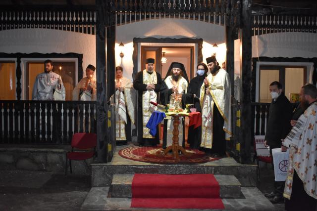 Sfințire de casă parohială la Crasnaleuca. PS Părinte Damaschin Dorneanul a săvârșit slujba