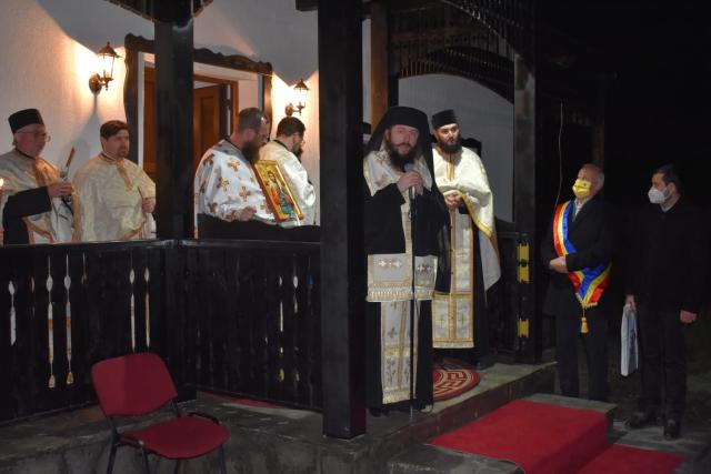 Sfințire de casă parohială la Crasnaleuca. PS Părinte Damaschin Dorneanul a săvârșit slujba
