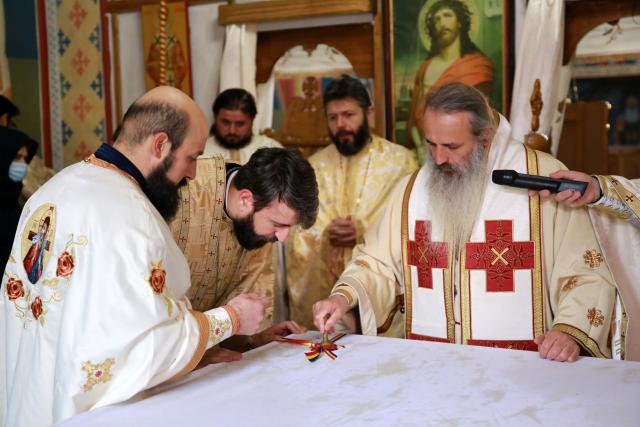 (Video) Biserica Parohiei Osoi a fost sfințită de IPS Teofan
