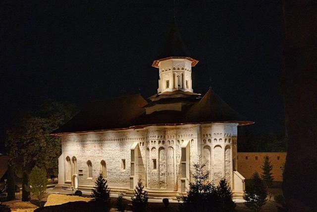 Conferință dedicată finalizării proiectului de restaurare al Mănăstirii Probota