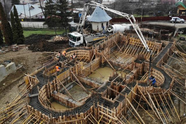 Lucrări la fundaţia Bisericii „Pogorârea Sfântului Duh” – Valea Lupului
