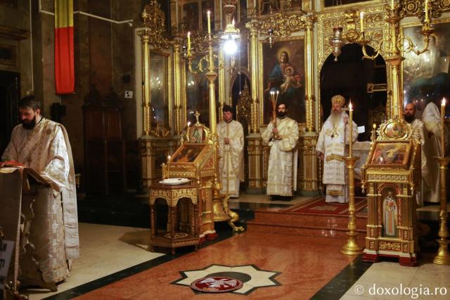 Duminica Sfinților Strămoși la Catedrala Mitropolitană din Iași. IPS Teofan: „Viața creștină este o viață a bucuriei”