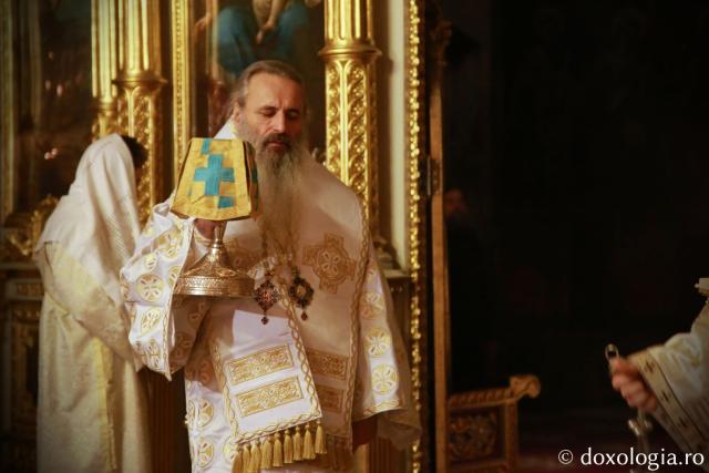 Duminica Sfinților Strămoși la Catedrala Mitropolitană din Iași. IPS Teofan: „Viața creștină este o viață a bucuriei”