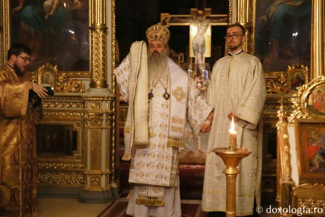 IPS Mitropolit Teofan: „Întreaga viață a omului se cuvine a fi un ajun de Crăciun”