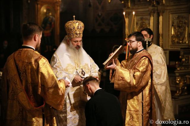 IPS Mitropolit Teofan: „Întreaga viață a omului se cuvine a fi un ajun de Crăciun”