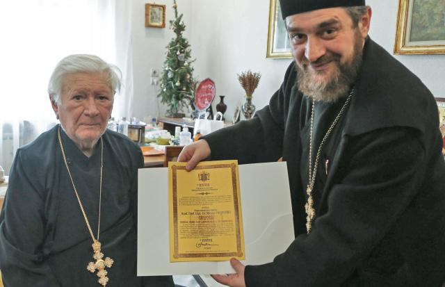 Părintele Mircea Păcurariu a primit Crucea „Sfântul Ierarh Iosif Mărturisitorul din Maramureș”