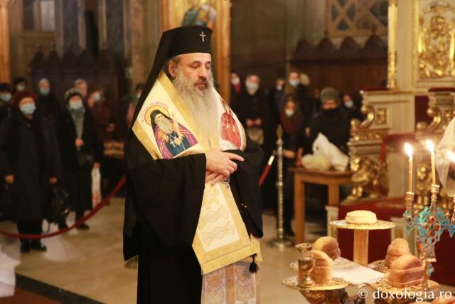 Slujba de binecuvântare a Noului An la Catedrala Mitropolitană. IPS Teofan: „Nădăjduim că vom fi mai aproape de Domnul”