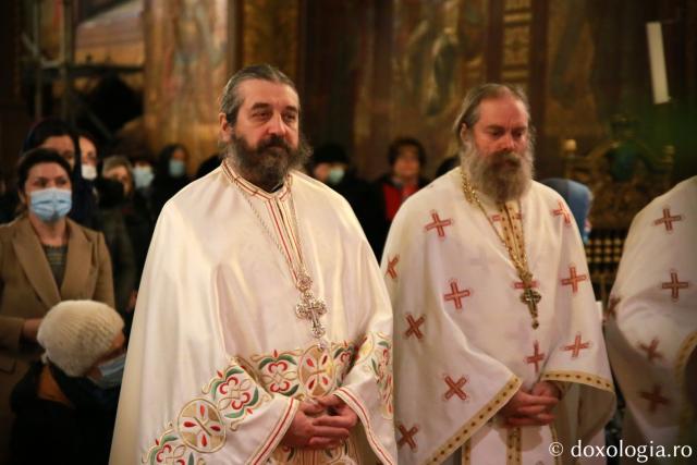 Mănăstirea închinată Sfinților Trei Ierarhi și-a celebrat astăzi hramul