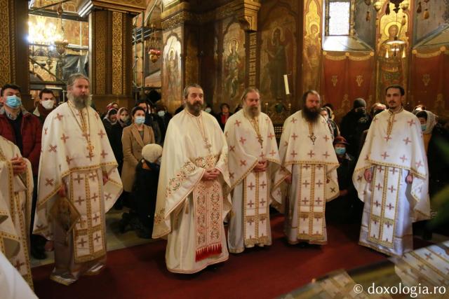Mănăstirea închinată Sfinților Trei Ierarhi și-a celebrat astăzi hramul