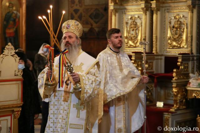 Părintele Mitropolit Teofan a slujit la Iași prima Sfântă Liturghie din noul an