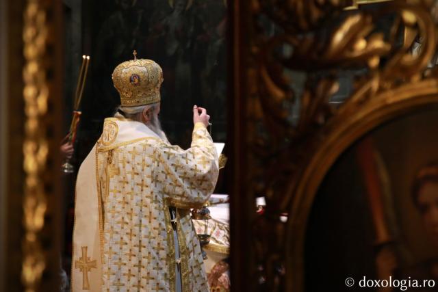 Părintele Mitropolit Teofan a slujit la Iași prima Sfântă Liturghie din noul an
