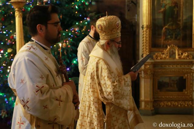 Părintele Mitropolit Teofan a slujit la Iași prima Sfântă Liturghie din noul an