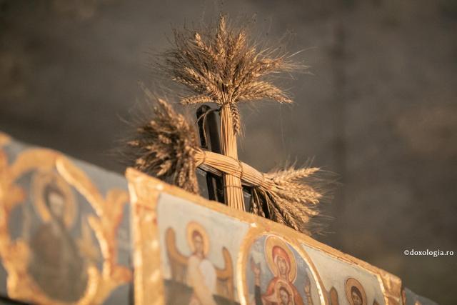 Concursul Național Catehetic 2021: Românii din Ploiești și cei din Verona vor să umple „Desaga cu doruri”