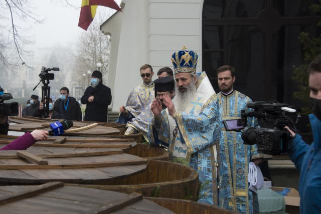 IPS Mitropolit Teofan, la slujba Bobotezei: „Se cuvine a nu ceda, a nu abandona lupta, a nu ne pierde curajul, și, Doamne ferește, a nu deznădăjdui”